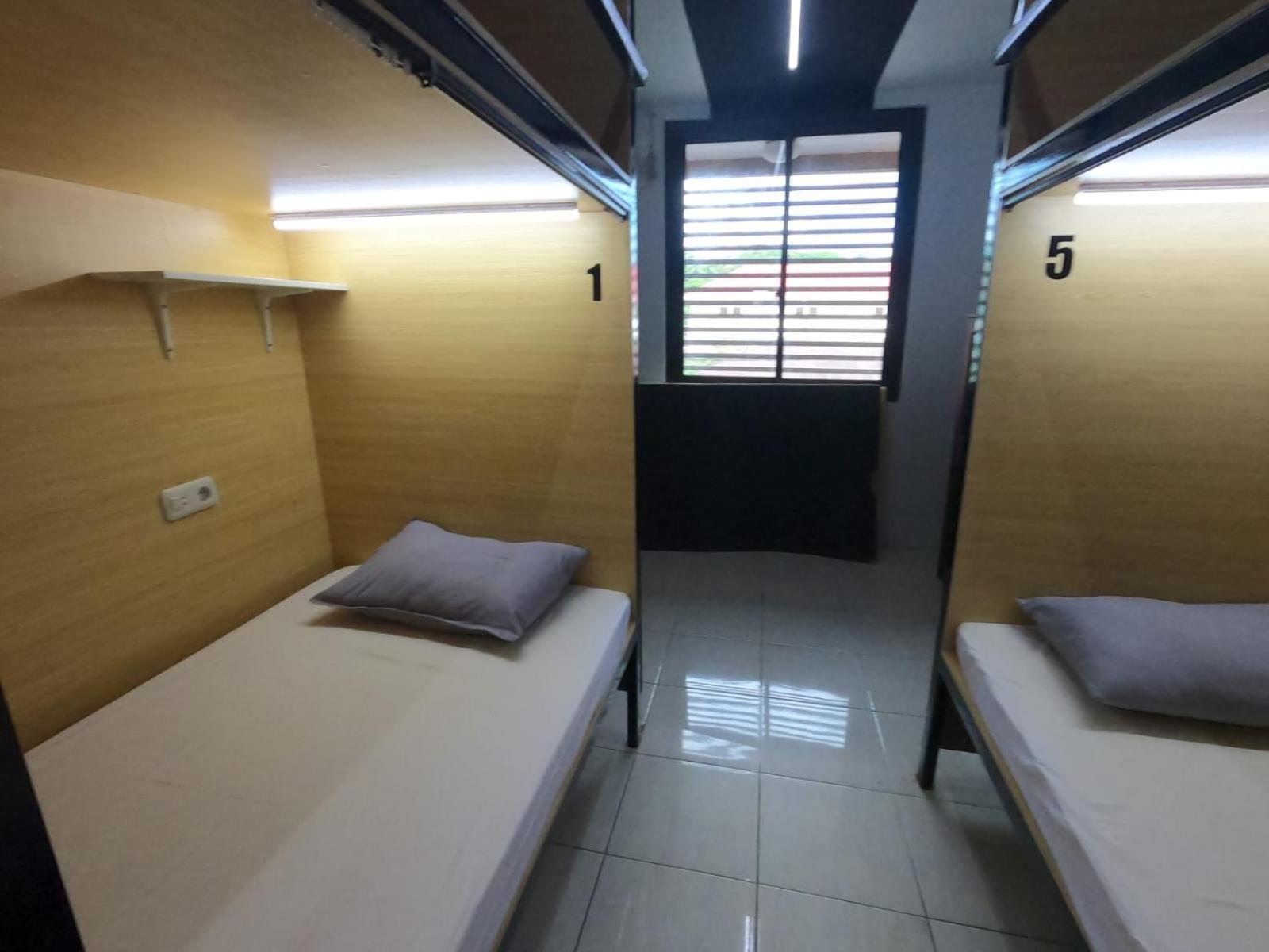 Innbox Hostel Sorong Exterior photo
